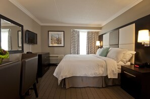 Family Suite, 2 Bedrooms, Kitchenette | Hypo-allergenic bedding, pillowtop beds, in-room safe, blackout drapes - Visitors Inn (Hamilton)