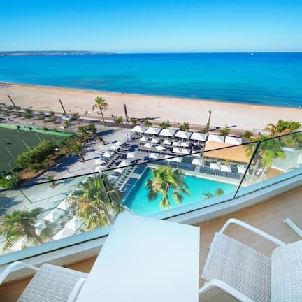 Deluxe penthouse, 2 slaapkamers, hot tub, uitzicht op zee | Kameruitzicht