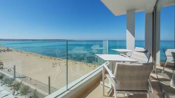 Deluxe Penthouse, 2 Bedrooms, Hot Tub, Sea View | Balcony