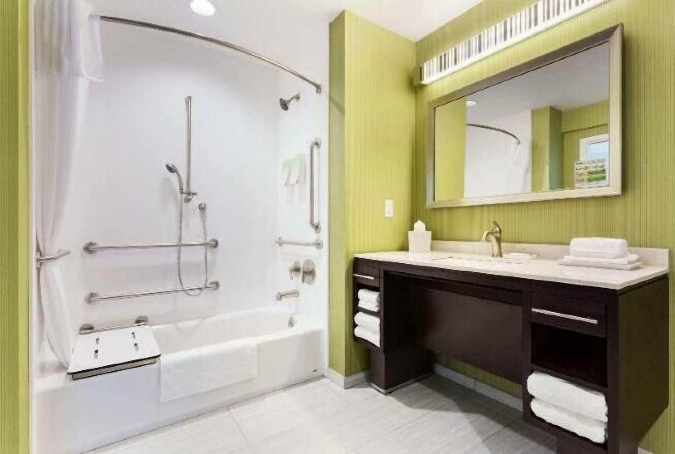 Bathroom | Free toiletries, hair dryer, towels