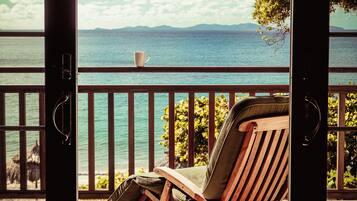 Suite, 2 Single Beds, Beach View, Beachfront | Egyptian cotton sheets, premium bedding, down duvets, minibar