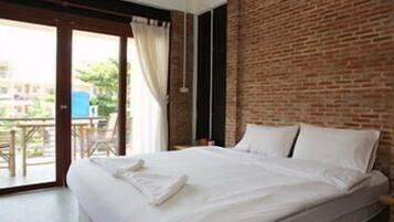 Standard-herbergi - svalir | Míníbar, öryggishólf í herbergi, aukarúm, ókeypis þráðlaus nettenging