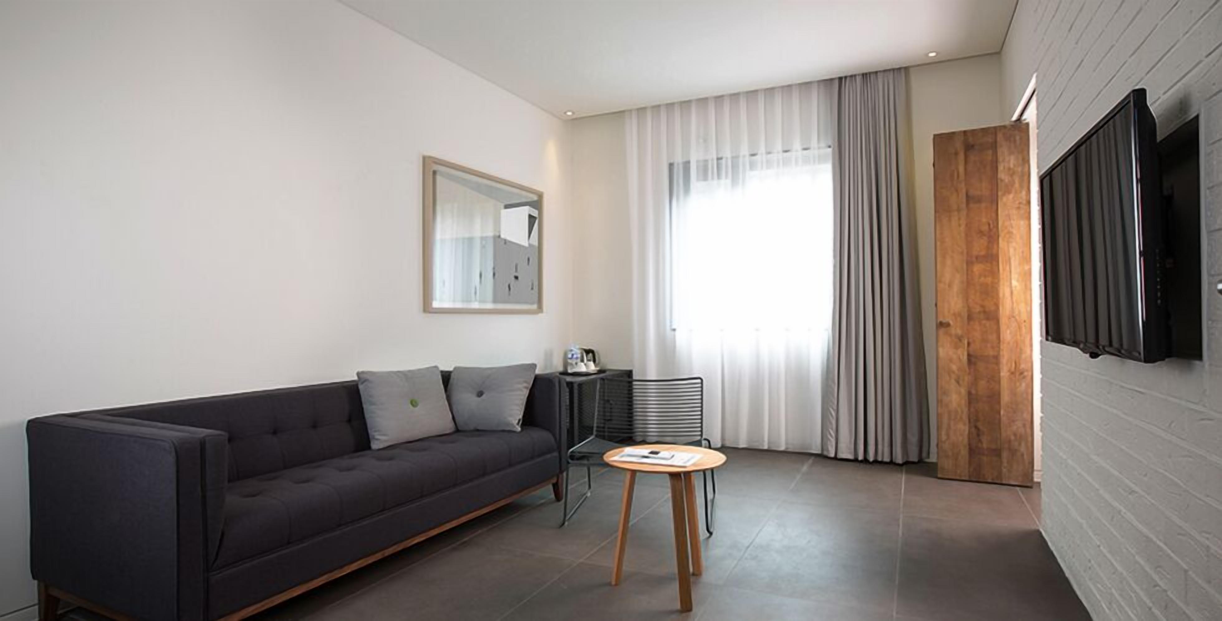 슈피리어 펜트하우스 | 거실 | TV