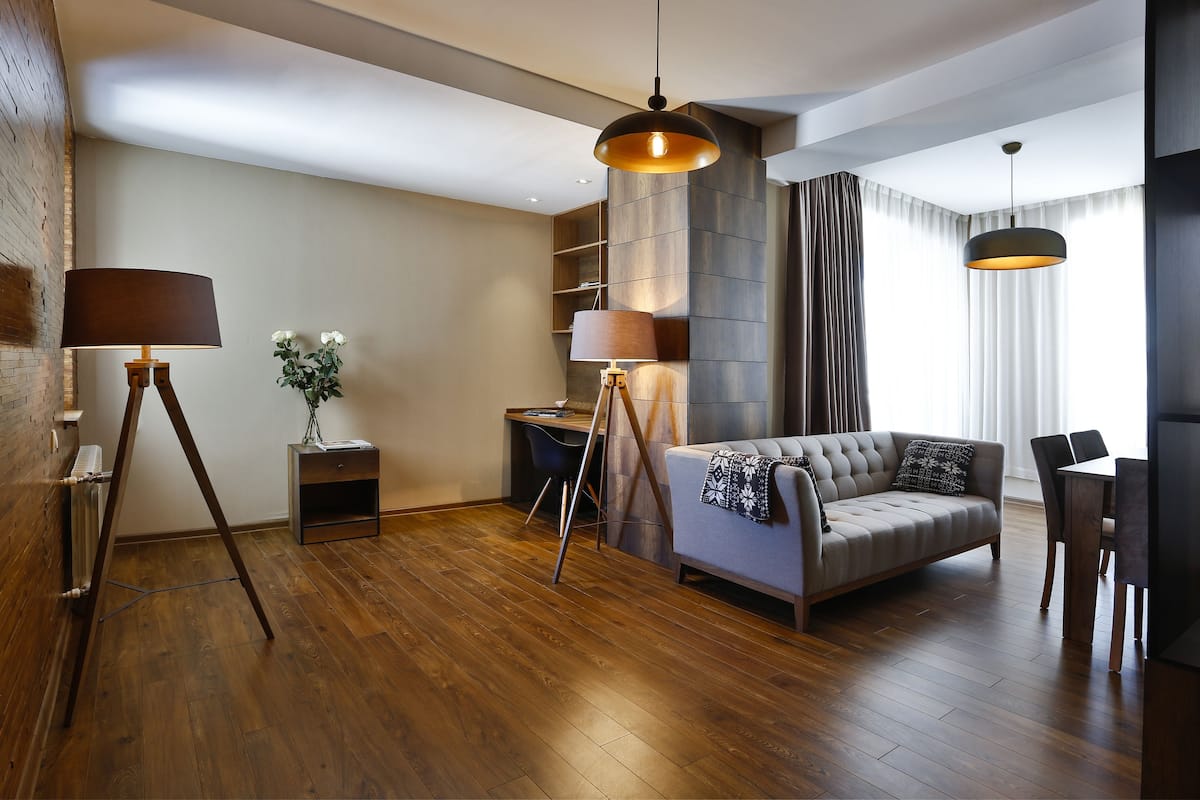 King Suite, 2 Bedrooms | 1 bedroom, minibar, individually decorated, individually furnished