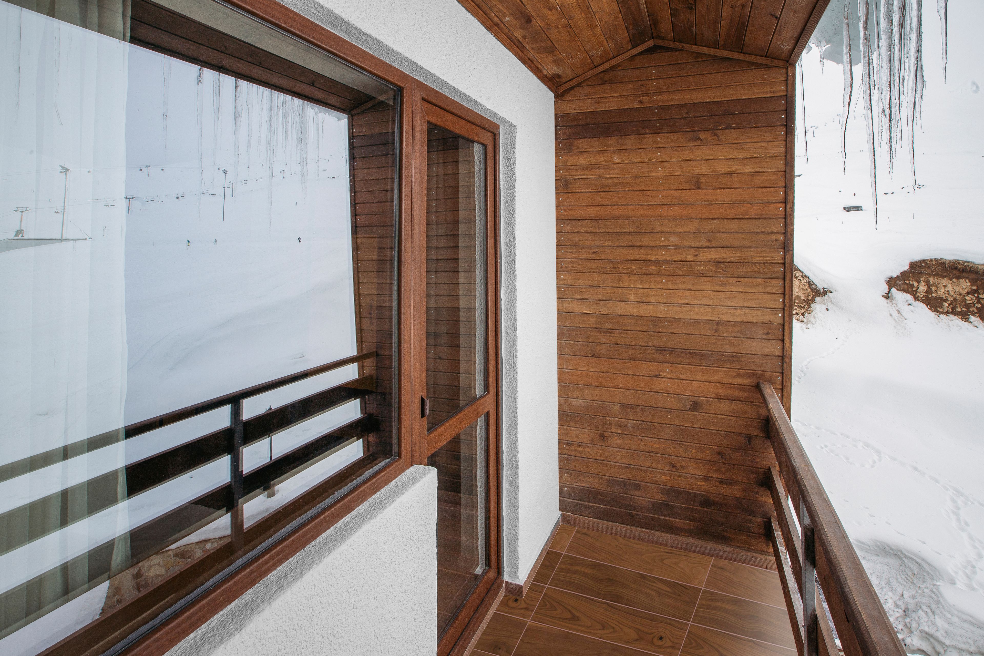 family duplex, 2 bedrooms, mountain view | 1 bedroom, minibar, individually decorated, individually furnished