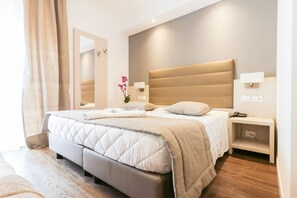 Tripla Deluxe | Una cassaforte in camera, una scrivania, Wi-Fi gratuito, lenzuola