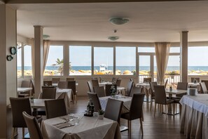 Free daily continental breakfast - Hotel Loreley (Jesolo)