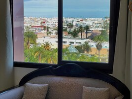 Single Room | In-room safe, desk, soundproofing, free WiFi