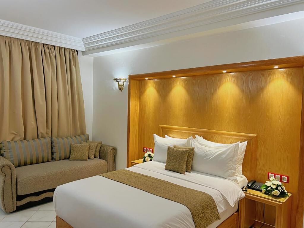 Classic Double Room | In-room safe, desk, soundproofing, free WiFi