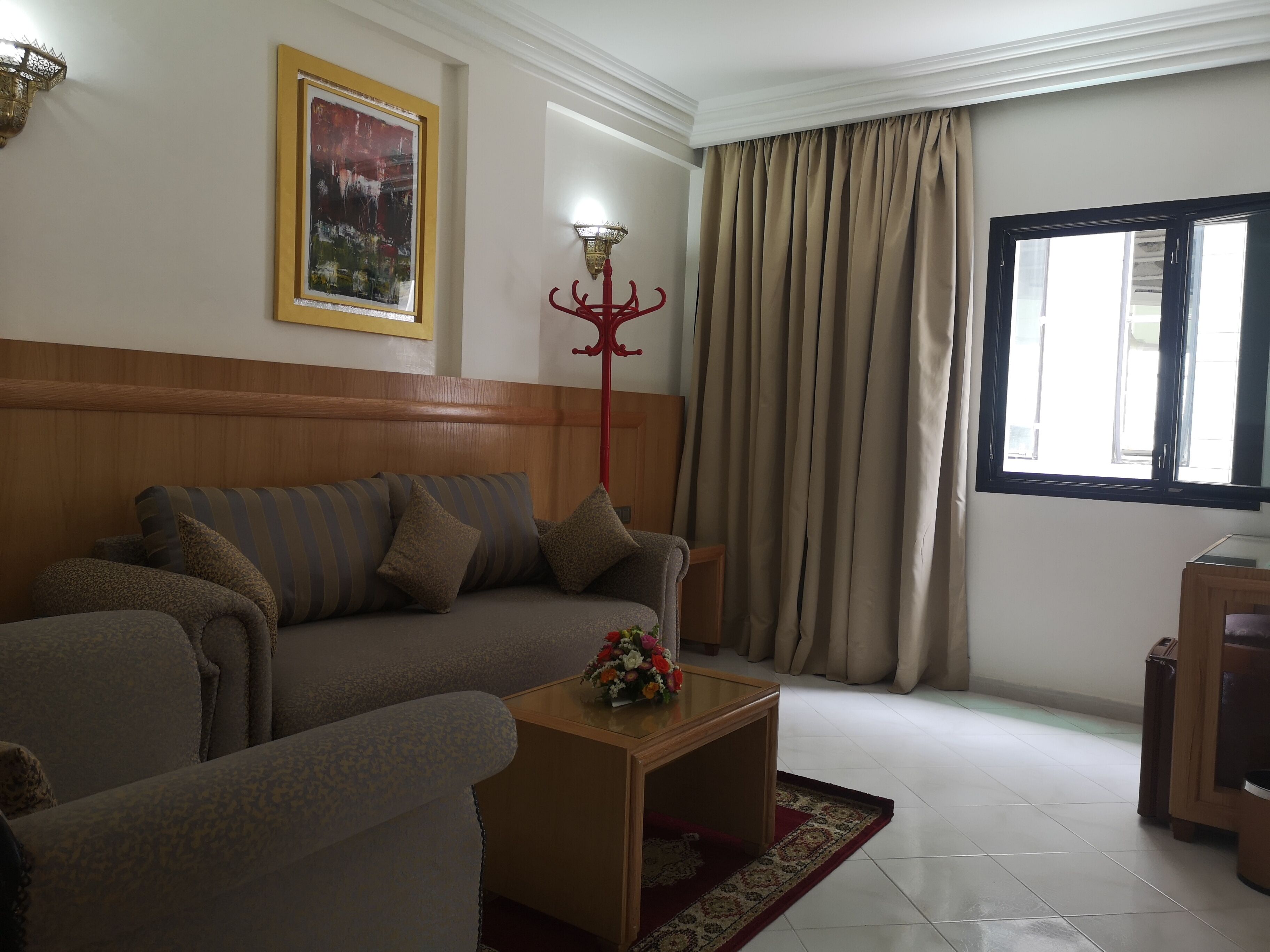 32-inch LCD TV with satellite channels, TV