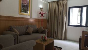 Televisión LCD de 32 pulgadas con canales vía satélite y televisión