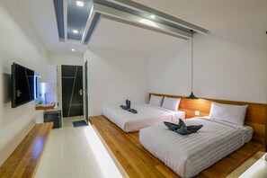 In-room safe, desk, blackout curtains, free WiFi - Chaantalay Hotel (Koh Tao)