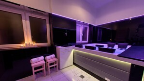 Indoor spa tub - Hotel Sofia (Wroclaw)