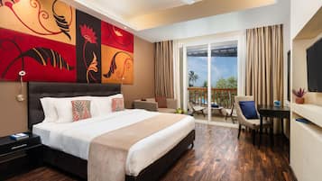 Minibar, desk, laptop workspace, blackout curtains