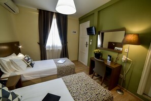 Basic Single Room | Minibar, desk, soundproofing, free WiFi
