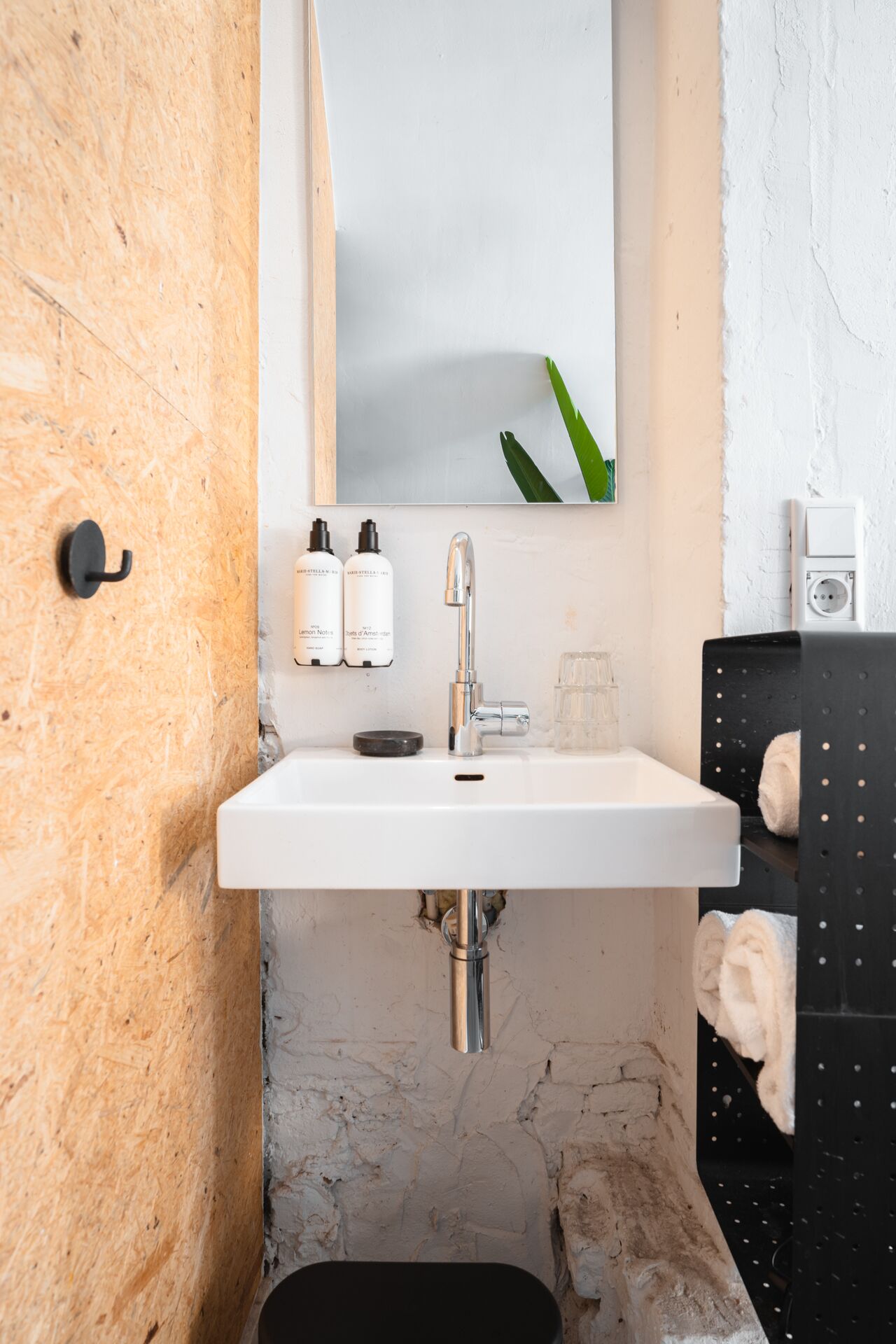 signature room | bathroom | eco-friendly toiletries, hair dryer, towels, soap