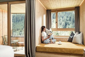 Suite Deluxe | Coffre-fort, bureau, rideaux dâobscurcissement, accĂšs au Wi-Fi (inclus)