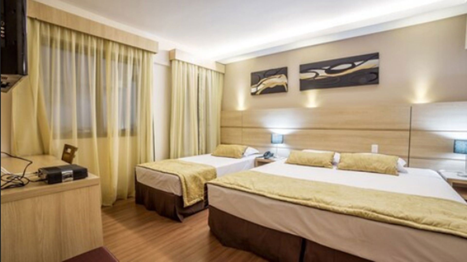 Minibar, in-room safe, laptop workspace, blackout drapes