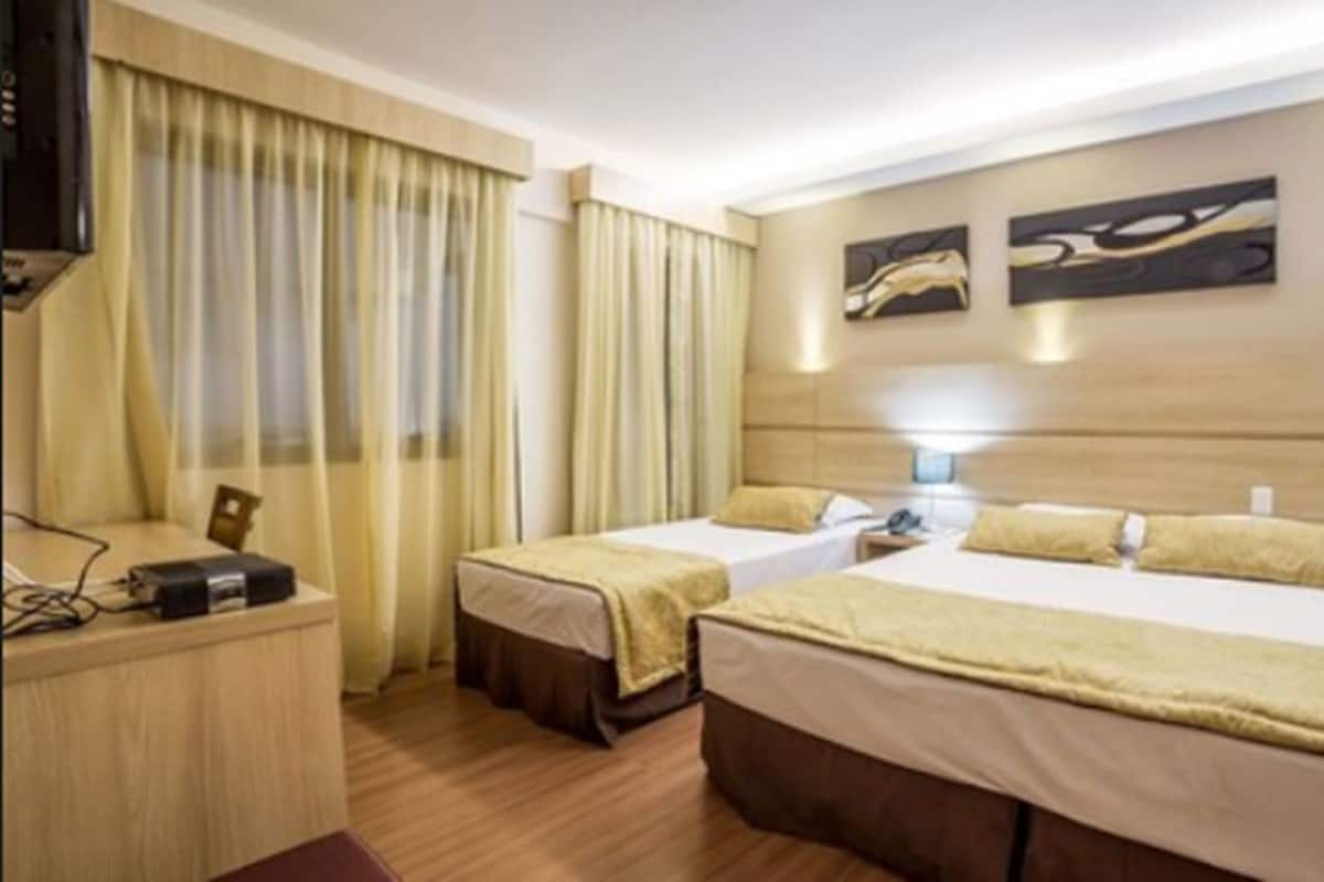 Minibar, Zimmersafe, laptopgeeigneter Arbeitsplatz