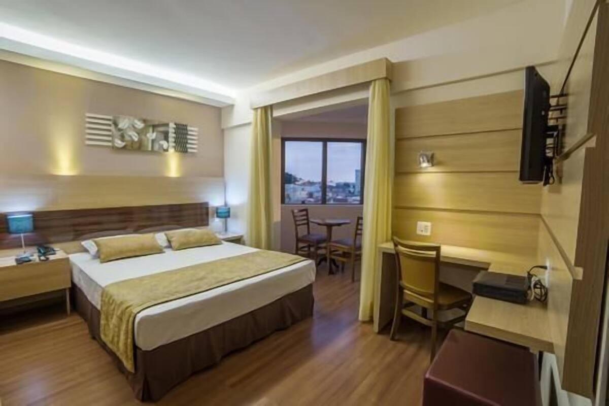 Minibar, in-room safe, laptop workspace, blackout curtains