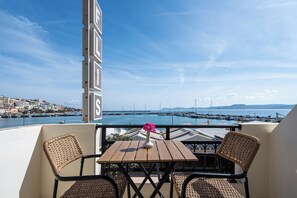 Egyptian cotton sheets, premium bedding, in-room safe, desk - Hotel Flisvos (Sitia)