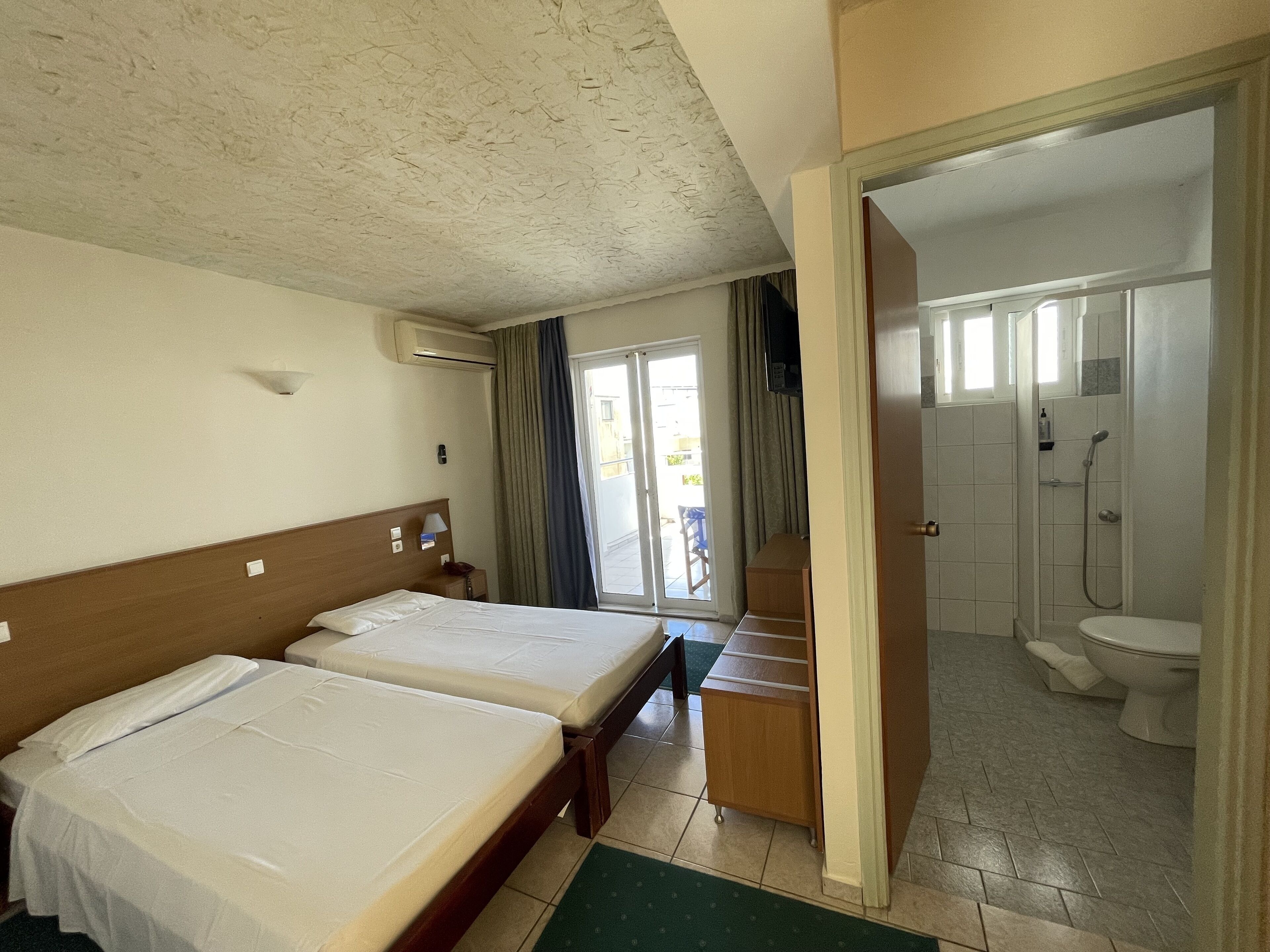 city double or twin room, 1 double or 2 single beds | 1 bedroom, in-room safe, desk, laptop workspace