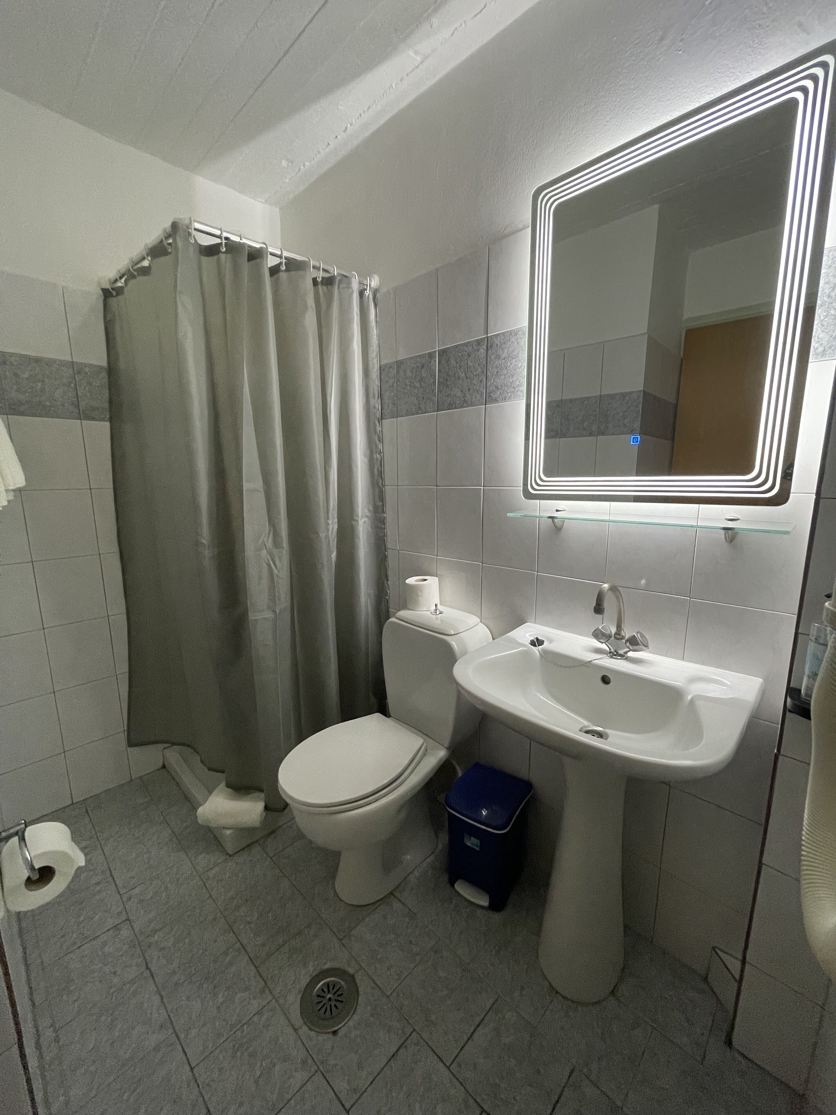 standard twin room, 1 double or 2 single beds | bathroom | free toiletries, hair dryer, towels, soap