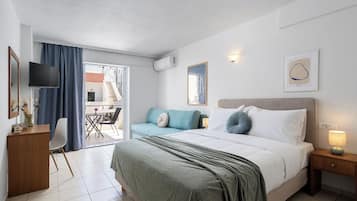 Quadruple Room | Caja fuerte, escritorio, espacio para trabajar con un portátil