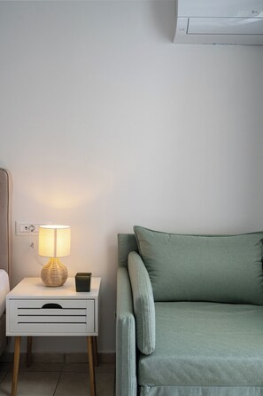 Egyptian cotton sheets, premium bedding, in-room safe, desk - Hotel Flisvos (Sitia)