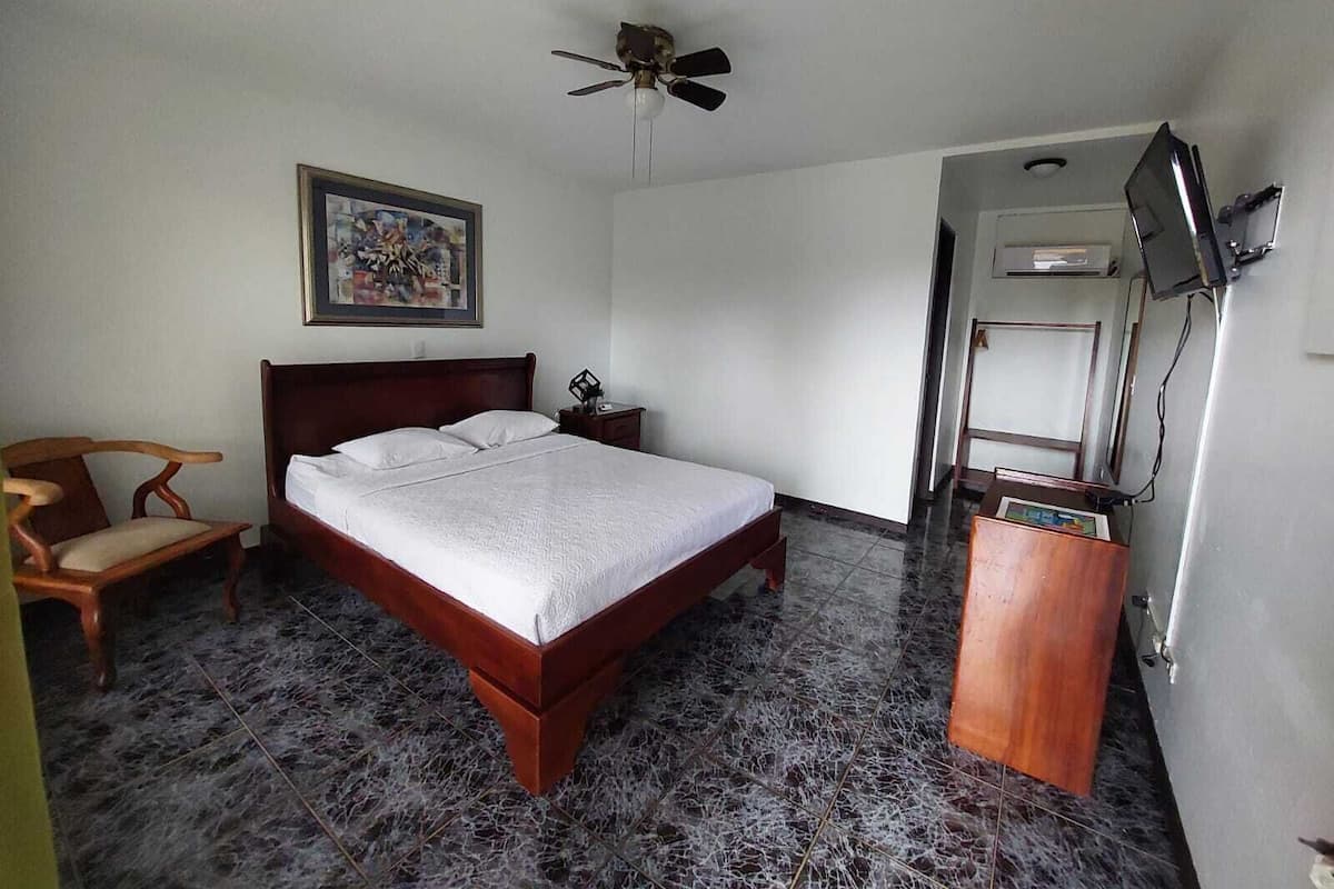 15 habitaciones, ropa de cama de alta calidad y camas Select Comfort