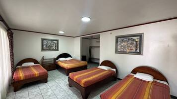 Habitación familiar | 15 habitaciones, ropa de cama de alta calidad y camas Select Comfort