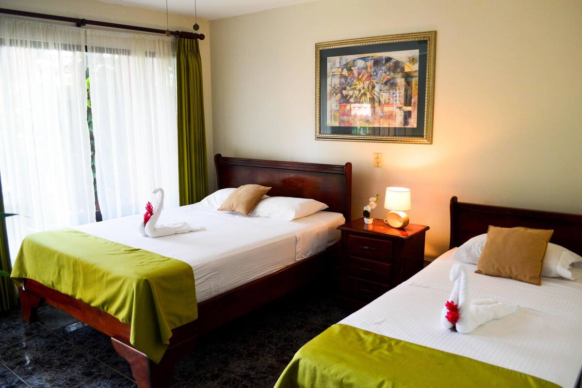 15 bedrooms, premium bedding, Select Comfort beds, in-room safe