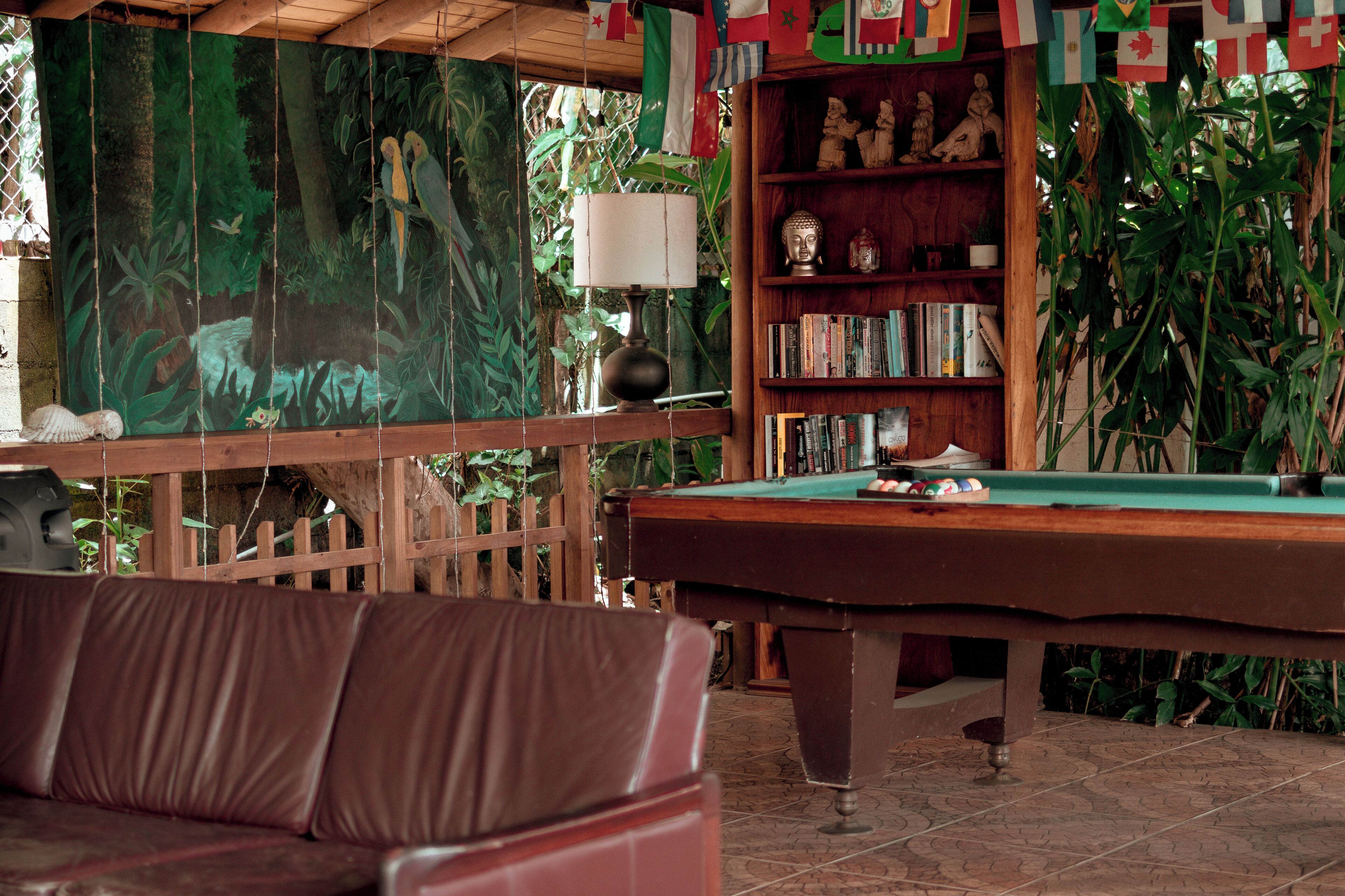 Televisión LCD de 32 pulgadas con canales por cable y televisión 