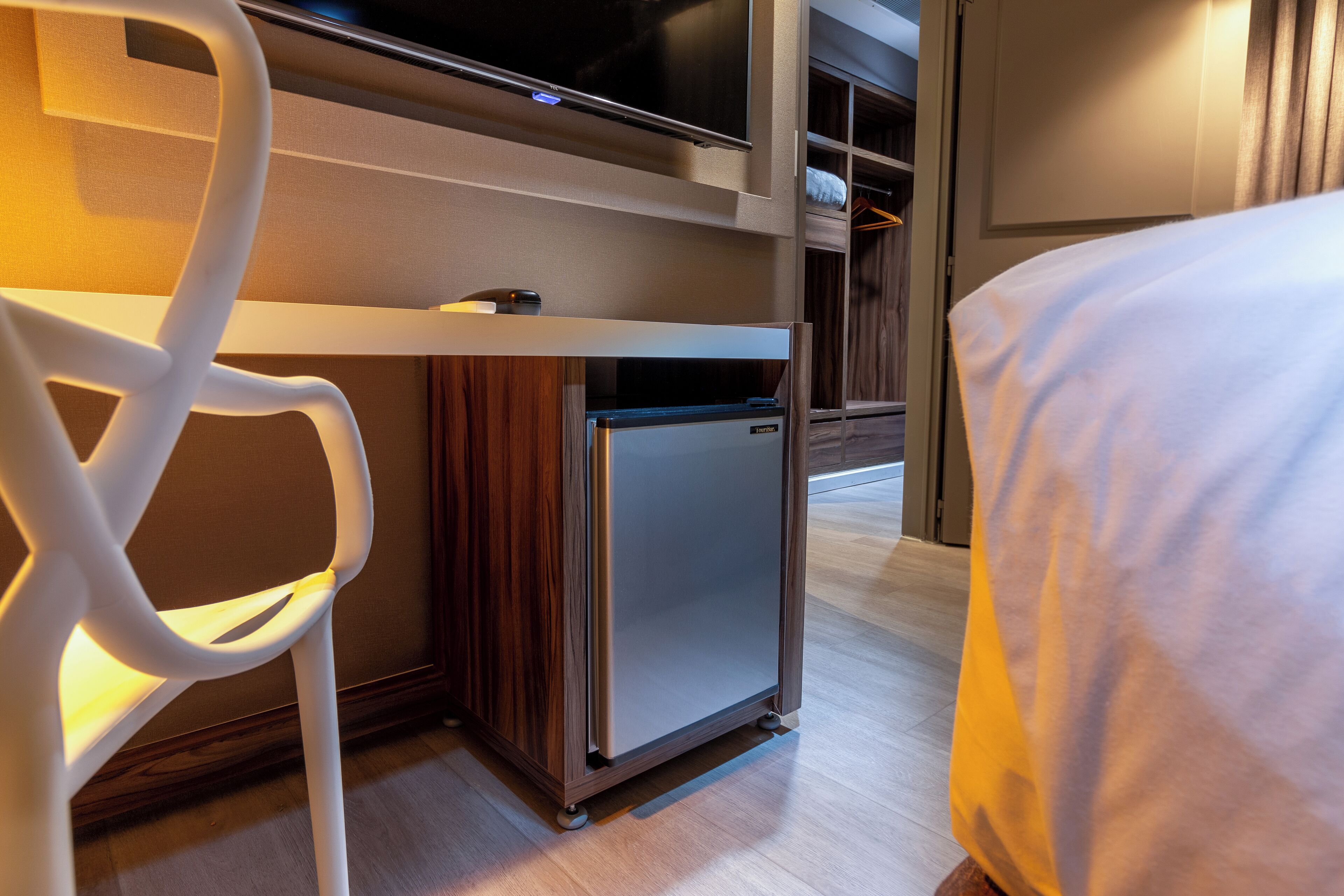 1 bedroom, in-room safe, desk, blackout curtains