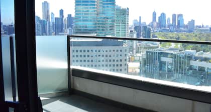Apartments Melbourne Domain – St Kilda Road