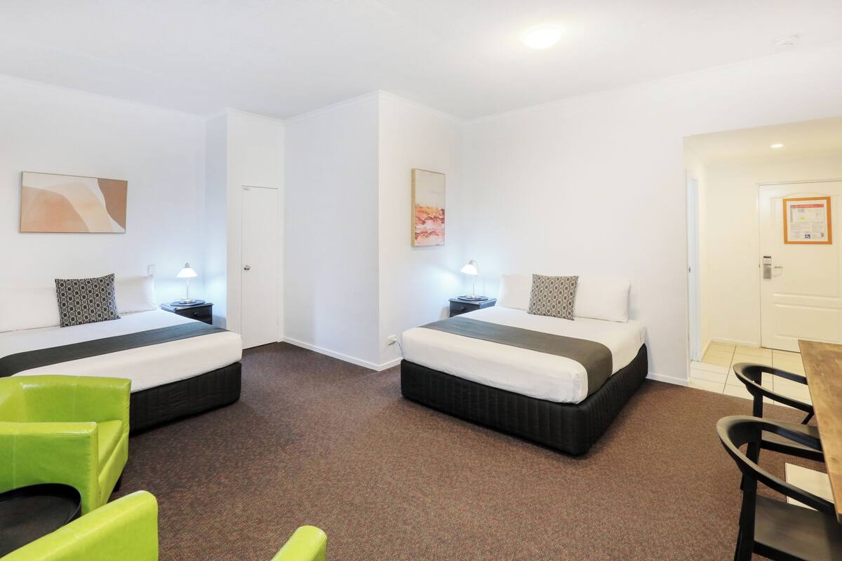 Quadruple Room, Roll-in Shower, Non Smoking | Premium bedding, desk, laptop workspace, blackout drapes