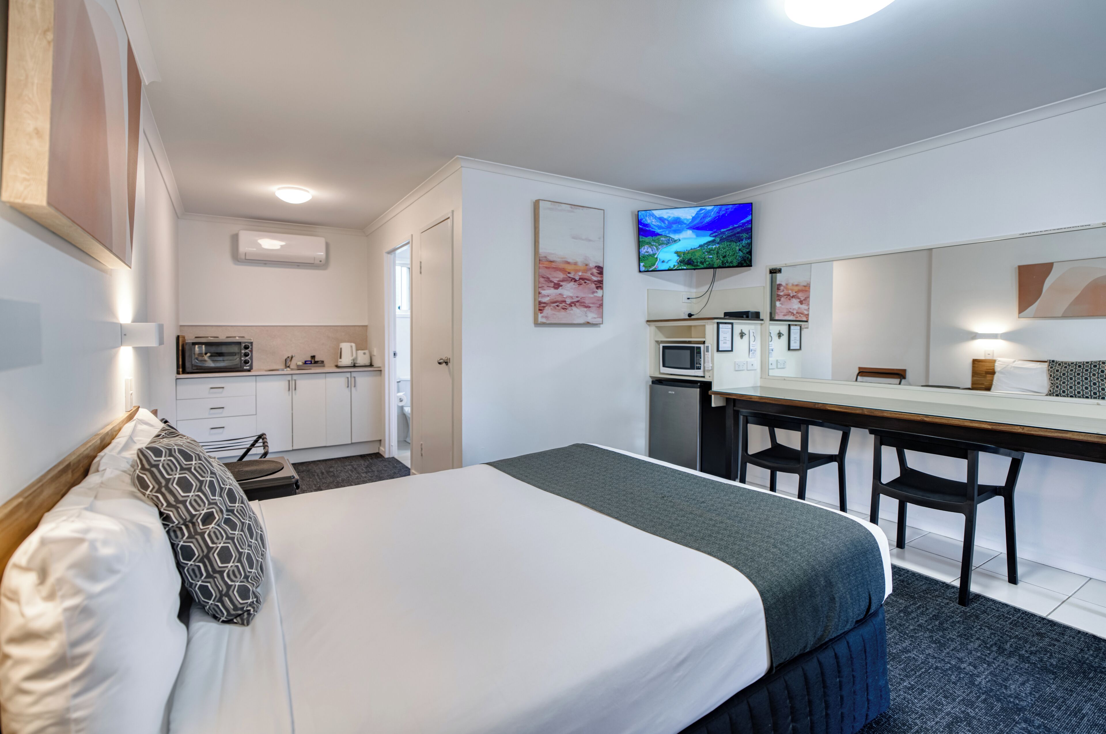 Executive Double Room, Non Smoking | Premium bedding, desk, laptop workspace, blackout drapes