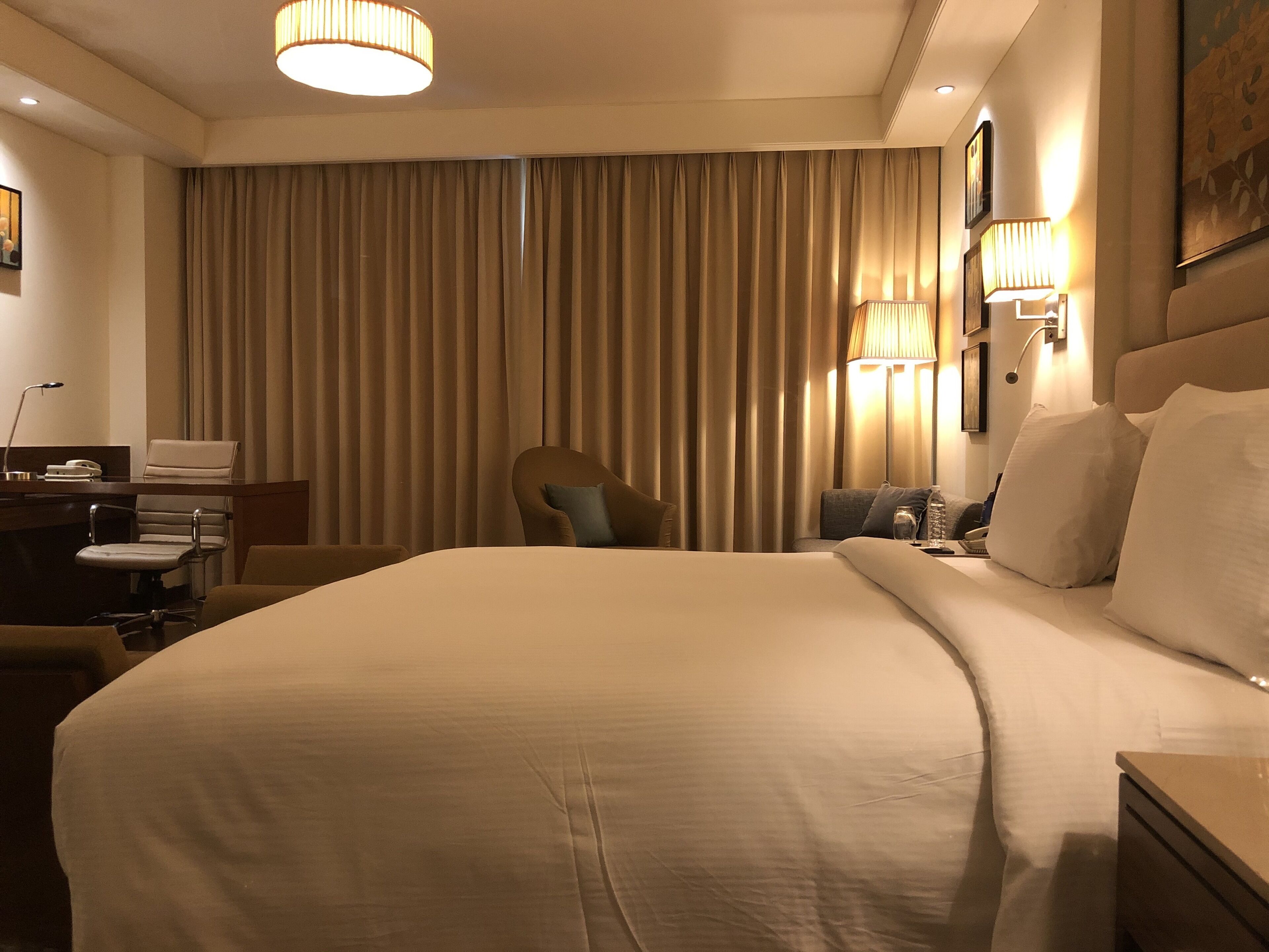Deluxe Room, 1 King Bed, Pool View | Premium bedding, minibar, in-room safe, desk