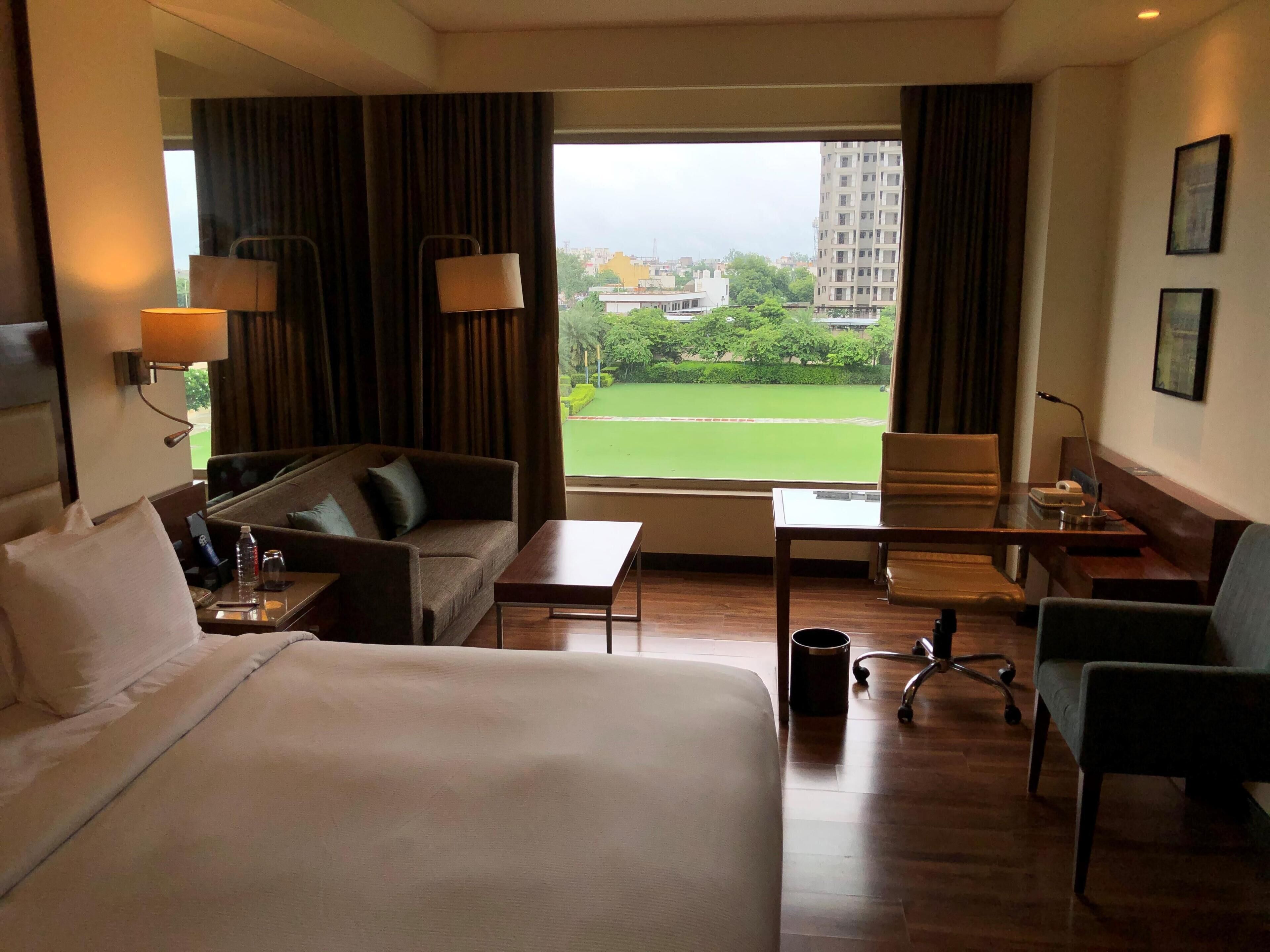 King Guest Room City View | Living area | LED TV