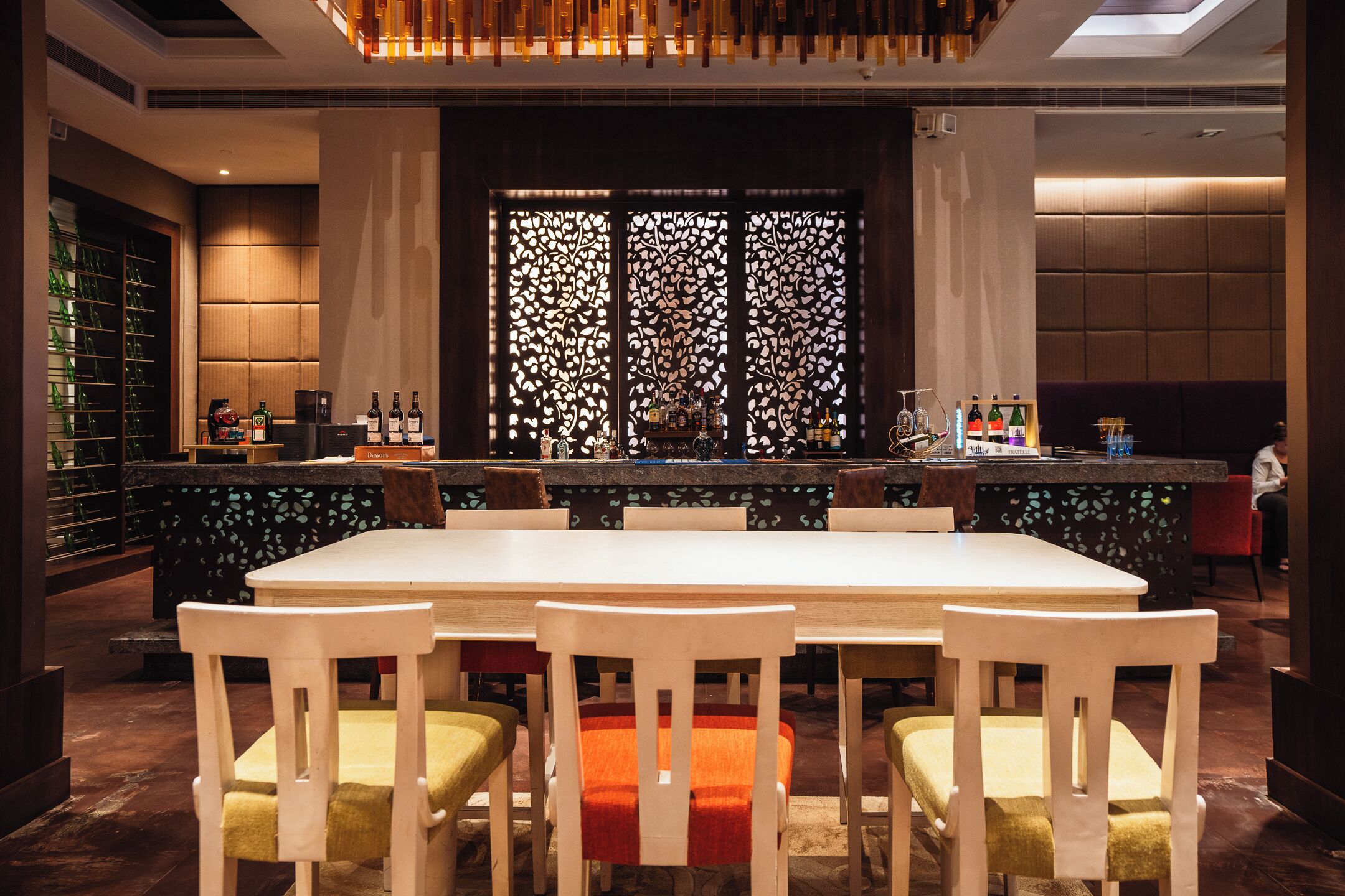 cocktail bar, poolside views, open daily