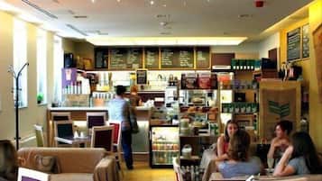 酒吧(店内)