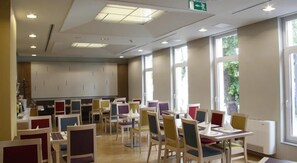 包含每日自助早餐