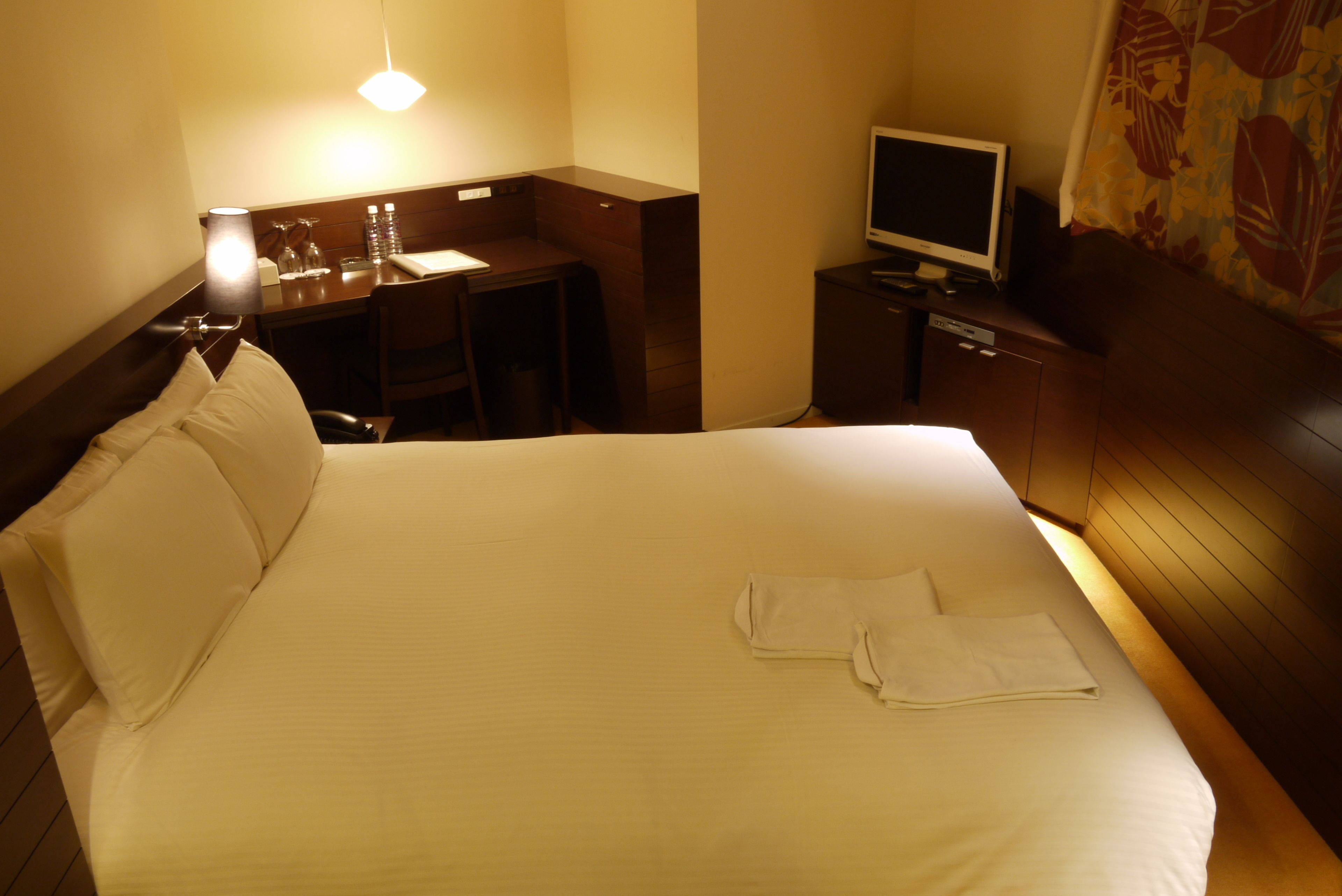 in-room safe, desk, soundproofing, iron/ironing board