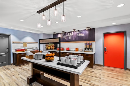 Free daily buffet breakfast . Hampton Inn Omaha/West Dodge Road (Old Mill)