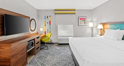 Hampton Inn Omaha/West Dodge Road (Old Mill)