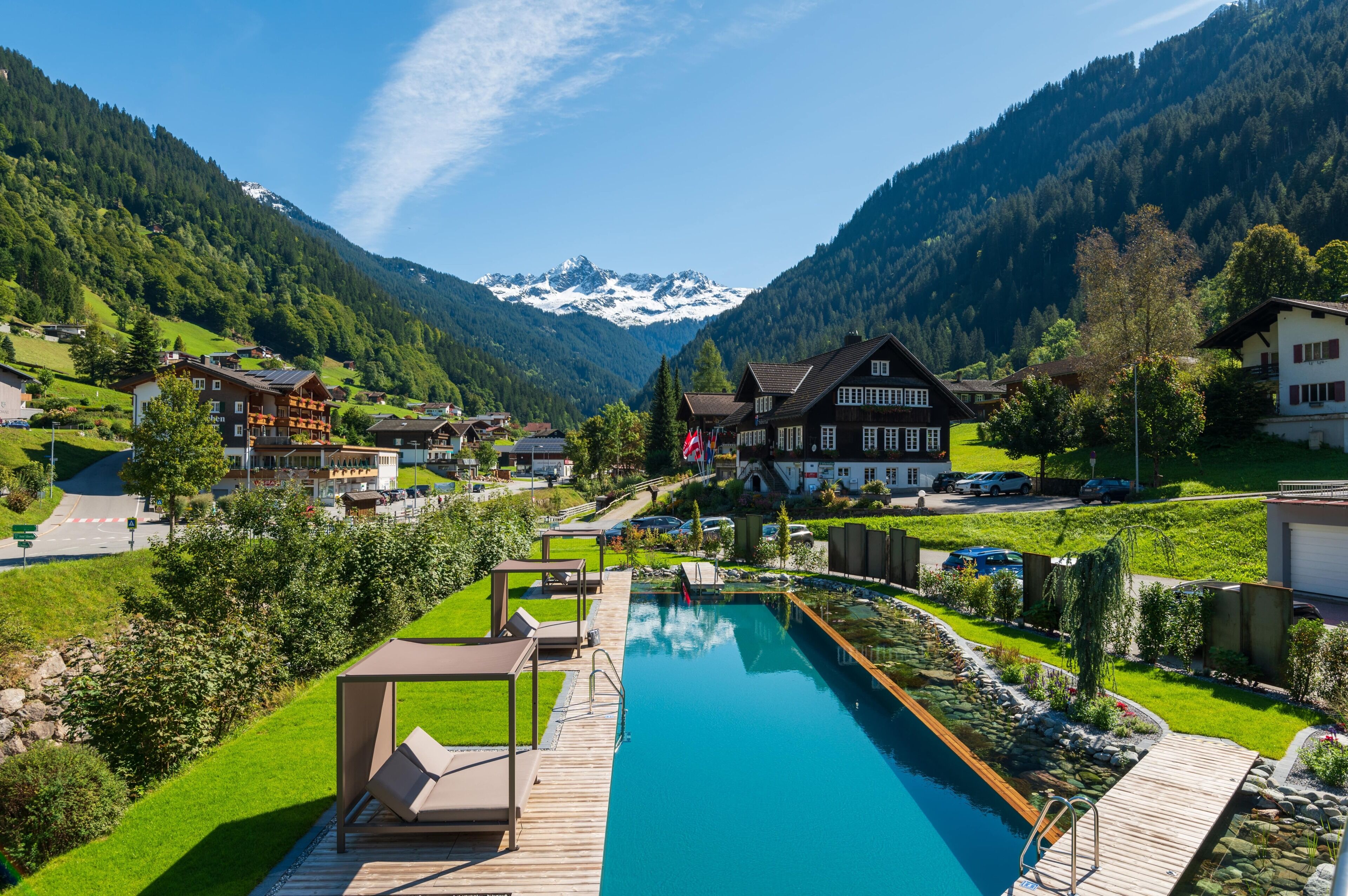 Piscine couverte, piscine extérieure (ouverte en saison)