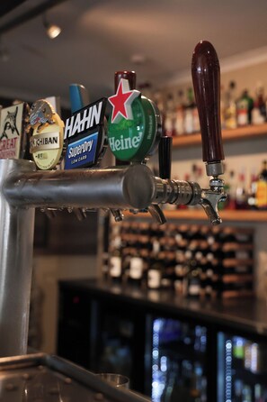 2 bars/lounges - Ski Rider Hotel (Wilsons Valley)