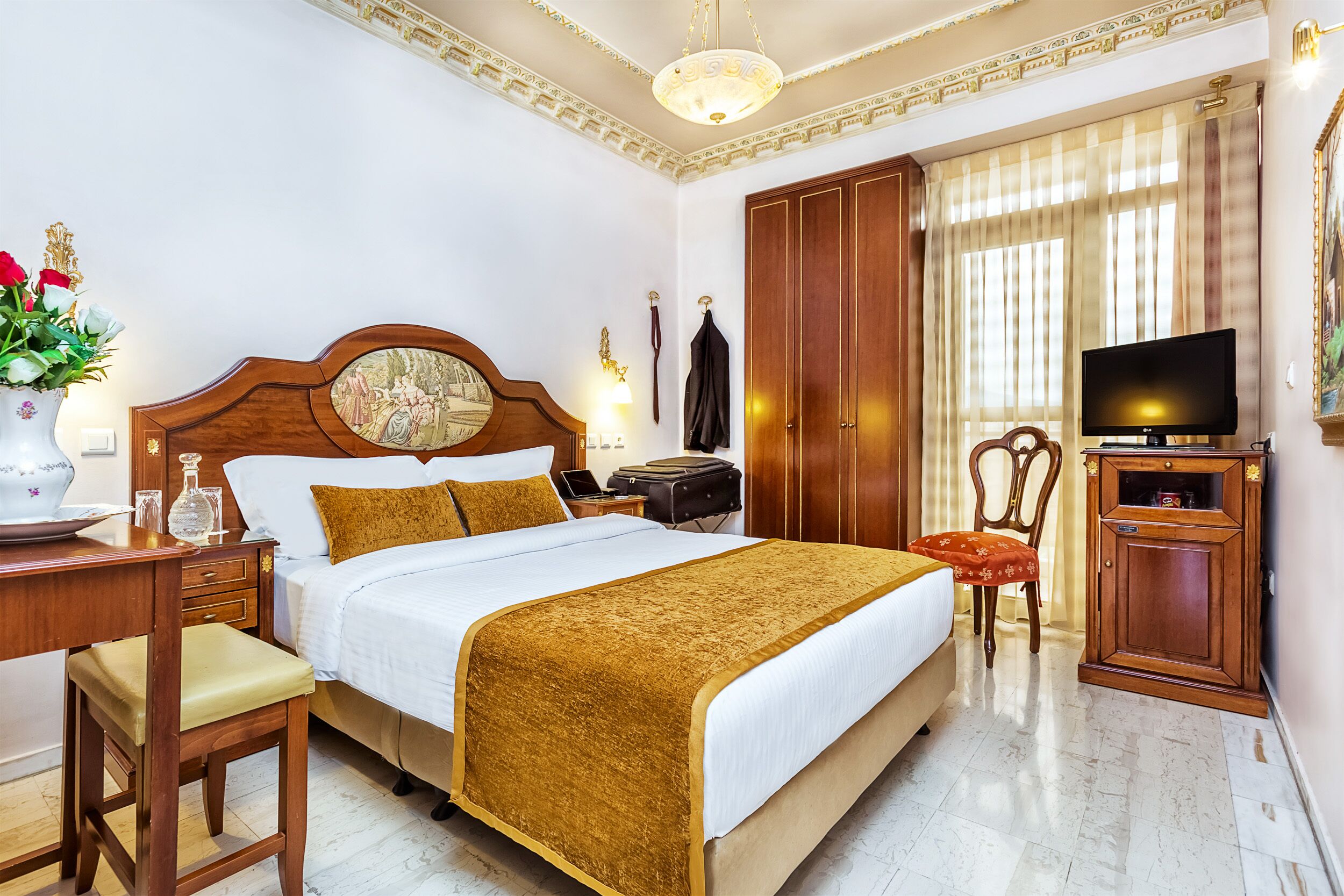 Minibar, in-room safe, soundproofing, free WiFi