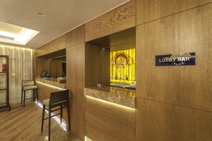 Bar (on property) - Le Bleu Hotel & Resort (Kusadasi)
