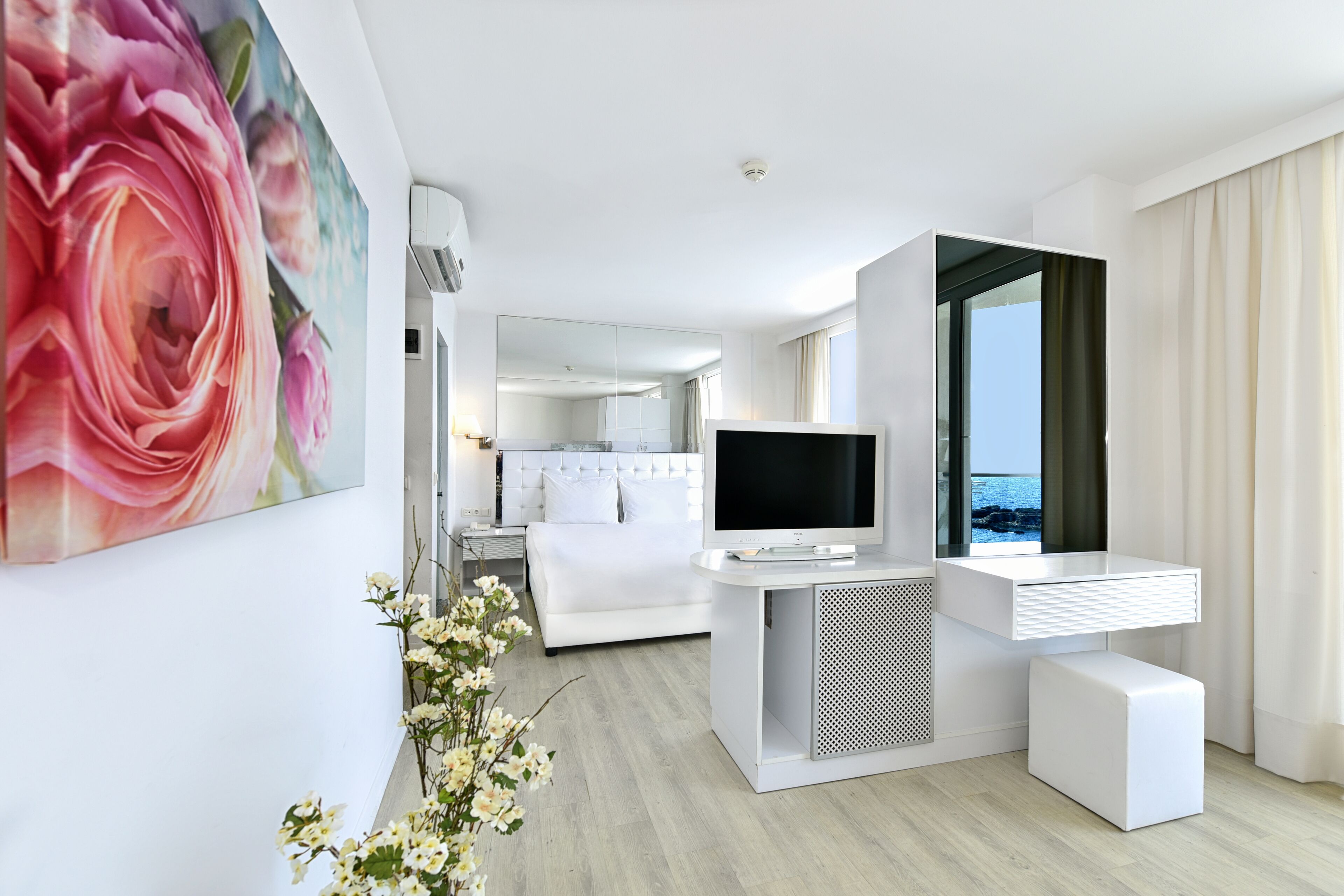 Minibar, in-room safe, desk, soundproofing